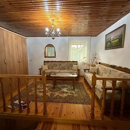 Geri Guesthouse Gjirokastër Exteriör bild
