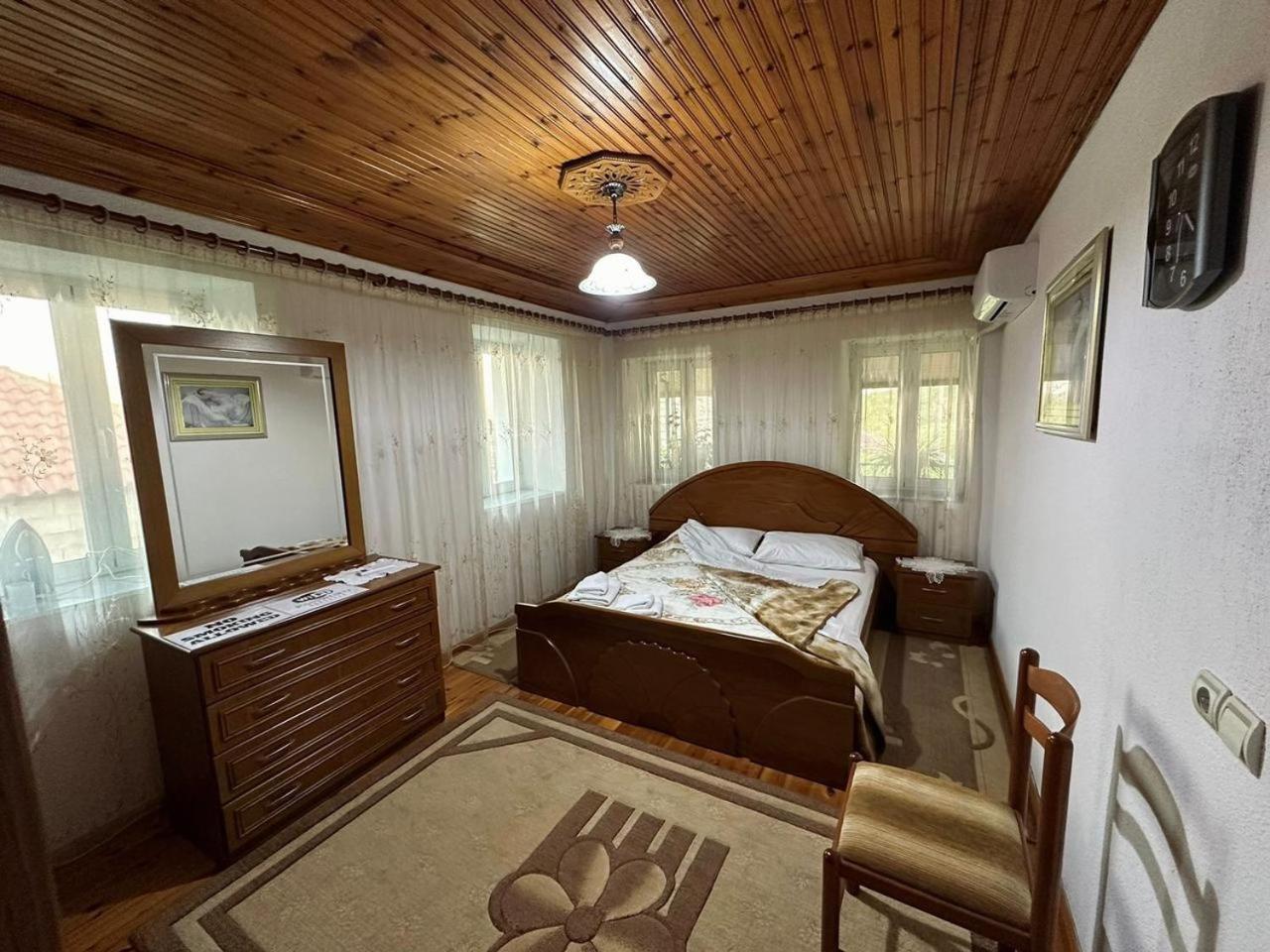 Geri Guesthouse Gjirokastër Exteriör bild